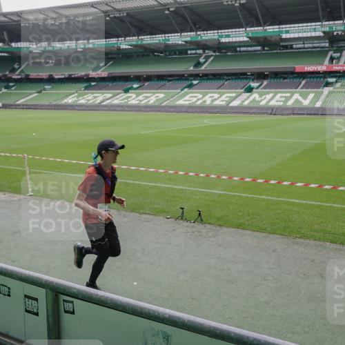 05.10.2025 - 20. swb-Marathon Bremen Michael Burmester http://msf.ph/oto/9280205 05.10.2025 13:02:28 Laufen im Stadion 97, 293, 428, 518, 721, 729, 772, 828, 843, 921, 1030, 1121, 1256, 1348, 1405, 1452, 1704, 1733, 1744, 1856, 1899, 1924, 2143, 2245, 2272, 2306, 2393, 2772, 2774, 2910, 2912, 3053, 3206, 3217, 3424, 3525, 3526, 3861, 3917, 3926, 3930, 4017, 4018, 4129, 4322, 4409, 4444, 4464, 4477, 4481, 4564, 4688, 4705, 4714, 4817, 4847, 4885, 4985, 5652, 5755, 5893, 5934, 6157, 6325, 6328, 6382, 7217, 7433, 7659, 8957, 152, 493, 1361, 1759, 1933, 2245, 2555, 2796 meine-sportfotos.de