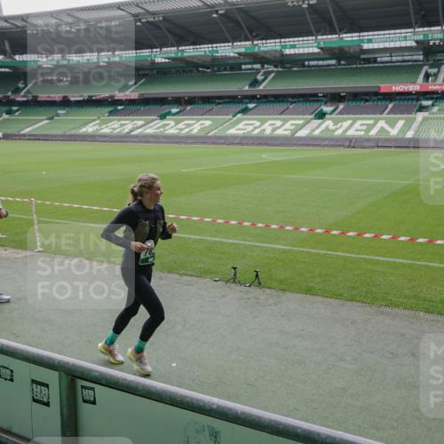 05.10.2025 - 20. swb-Marathon Bremen Michael Burmester http://msf.ph/oto/9280211 05.10.2025 13:02:29 Laufen im Stadion 97, 293, 428, 518, 721, 729, 772, 828, 843, 921, 1030, 1121, 1256, 1348, 1405, 1452, 1704, 1733, 1744, 1856, 1899, 1924, 1944, 2143, 2272, 2306, 2393, 2772, 2774, 2910, 2912, 3053, 3206, 3217, 3424, 3525, 3526, 3861, 3917, 3926, 3930, 4017, 4018, 4129, 4322, 4409, 4444, 4464, 4477, 4481, 4564, 4688, 4705, 4714, 4817, 4847, 4885, 4985, 5652, 5755, 5893, 5934, 6157, 6325, 6328, 6382, 7217, 7433, 7659, 8957, 152, 493, 1361, 1759, 1933, 2245, 2555, 2796 meine-sportfotos.de