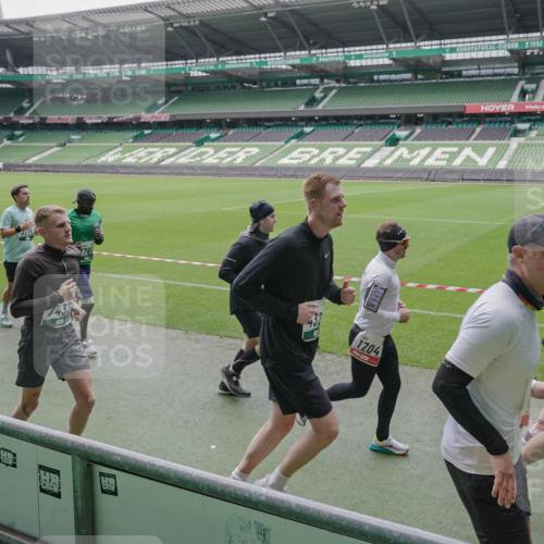05.10.2025 - 20. swb-Marathon Bremen Michael Burmester http://msf.ph/oto/9280233 05.10.2025 13:02:32 Laufen im Stadion 97, 293, 518, 616, 721, 729, 772, 828, 843, 921, 1030, 1121, 1256, 1348, 1405, 1452, 1704, 1733, 1744, 1856, 1899, 1924, 1944, 2143, 2272, 2306, 2393, 2772, 2774, 2910, 2912, 3053, 3206, 3217, 3424, 3525, 3526, 3861, 3917, 3926, 3930, 4017, 4018, 4129, 4322, 4409, 4444, 4464, 4477, 4481, 4564, 4688, 4705, 4714, 4817, 4847, 4885, 4985, 5652, 5755, 5884, 5893, 5934, 6157, 6325, 6328, 6382, 7217, 7407, 7433, 7659, 8526, 8957, 152, 428, 493, 1361, 1759, 1933, 2245, 2555, 2796 meine-sportfotos.de