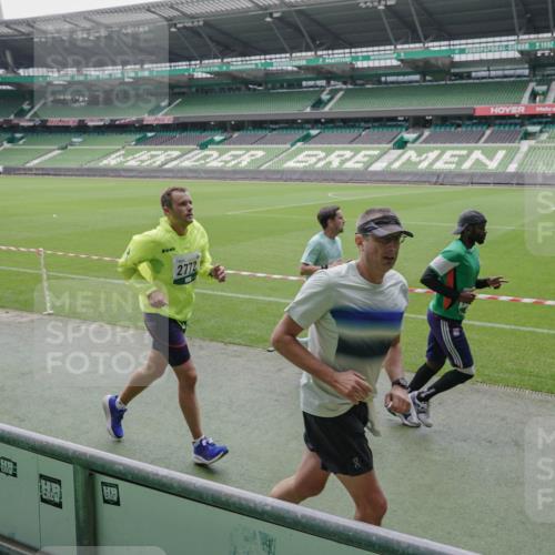 05.10.2025 - 20. swb-Marathon Bremen Michael Burmester http://msf.ph/oto/9280252 05.10.2025 13:02:34 Laufen im Stadion 97, 293, 518, 616, 721, 729, 772, 828, 843, 921, 1030, 1121, 1256, 1348, 1405, 1452, 1704, 1733, 1744, 1856, 1899, 1924, 1944, 2143, 2272, 2306, 2393, 2772, 2774, 2910, 2912, 3206, 3217, 3424, 3525, 3526, 3861, 3917, 3926, 3930, 4017, 4018, 4129, 4322, 4409, 4444, 4464, 4477, 4481, 4564, 4688, 4705, 4714, 4817, 4847, 4885, 4985, 5652, 5755, 5884, 5893, 5934, 6157, 6325, 6328, 6382, 7217, 7407, 7433, 7659, 8526, 8957, 428, 493, 1361, 1759, 1933, 2245, 2555, 2796 meine-sportfotos.de