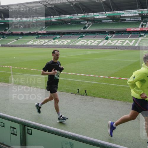 05.10.2025 - 20. swb-Marathon Bremen Michael Burmester http://msf.ph/oto/9280260 05.10.2025 13:02:34 Laufen im Stadion 97, 293, 518, 616, 721, 729, 772, 828, 843, 921, 1030, 1121, 1256, 1348, 1405, 1452, 1704, 1733, 1744, 1856, 1899, 1924, 1944, 2143, 2272, 2306, 2393, 2772, 2774, 2910, 2912, 3206, 3217, 3424, 3525, 3526, 3861, 3917, 3926, 3930, 4017, 4018, 4129, 4322, 4409, 4444, 4464, 4477, 4481, 4564, 4688, 4705, 4714, 4817, 4847, 4885, 4985, 5652, 5755, 5884, 5893, 5934, 6157, 6325, 6328, 6382, 7217, 7407, 7433, 7659, 8526, 8957, 428, 493, 1361, 1759, 1933, 2245, 2555, 2796 meine-sportfotos.de