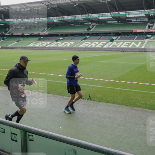 05.10.2025 - 20. swb-Marathon Bremen Michael Burmester http://msf.ph/oto/9280278 05.10.2025 13:02:36 Laufen im Stadion 97, 293, 518, 616, 721, 729, 772, 828, 843, 921, 1030, 1121, 1256, 1348, 1405, 1452, 1704, 1733, 1744, 1856, 1899, 1924, 1944, 2143, 2272, 2306, 2393, 2772, 2774, 2910, 2912, 3206, 3217, 3424, 3525, 3526, 3861, 3917, 3926, 3930, 4017, 4018, 4129, 4321, 4322, 4444, 4464, 4477, 4481, 4564, 4688, 4705, 4714, 4817, 4847, 4885, 4985, 5652, 5755, 5884, 5893, 6157, 6325, 6328, 6382, 7217, 7407, 7433, 7659, 8526, 8957, 428, 493, 1361, 1759, 1933, 2245, 2555, 2796 meine-sportfotos.de