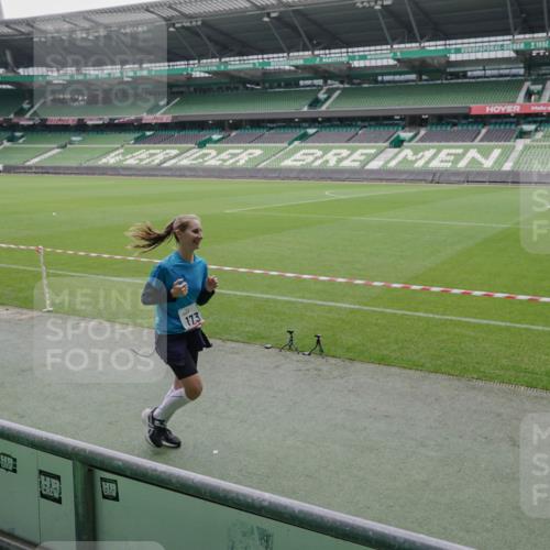 05.10.2025 - 20. swb-Marathon Bremen Michael Burmester http://msf.ph/oto/9280283 05.10.2025 13:02:41 Laufen im Stadion 97, 293, 518, 616, 721, 729, 828, 843, 921, 1121, 1256, 1405, 1704, 1733, 1744, 1856, 1899, 1924, 1944, 2143, 2272, 2306, 2357, 2393, 2772, 2774, 2912, 3217, 3424, 3525, 3526, 3861, 3917, 3926, 3930, 4026, 4129, 4321, 4322, 4444, 4464, 4477, 4481, 4564, 4688, 4714, 4817, 4847, 4885, 4985, 5652, 5755, 5884, 5893, 6325, 6328, 6382, 6666, 7217, 7407, 7433, 7659, 8375, 8526, 8957, 428, 493, 772, 1030, 1256, 1348, 1361, 1452, 1759, 2245, 2555, 2796, 2910 meine-sportfotos.de