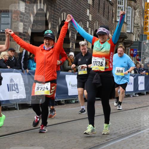 05.10.2025 - 20. swb-Marathon Bremen Strokosch-Dieckow http://msf.ph/oto/9280286 05.10.2025 11:14:17 Ziel 9695, 9724, 9818, 9819, 10114, 10115, 10201, 10832, 11135, 11539, 11555 meine-sportfotos.de