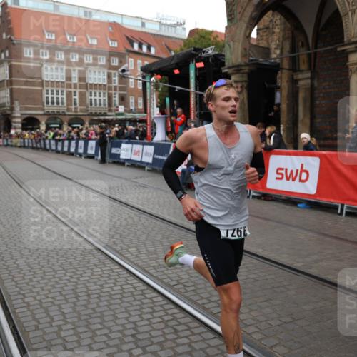 05.10.2025 - 20. swb-Marathon Bremen Yannick Fuchs http://msf.ph/oto/9280294 05.10.2025 12:52:48 Ziel 7266 meine-sportfotos.de