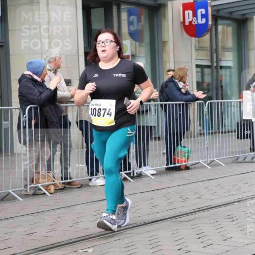 05.10.2025 - 20. swb-Marathon Bremen Strokosch-Dieckow http://msf.ph/oto/9280301 05.10.2025 11:16:50 Ziel 10728, 10752, 10759, 10874, 11008, 10728, 10752, 10759, 10874, 11008 meine-sportfotos.de