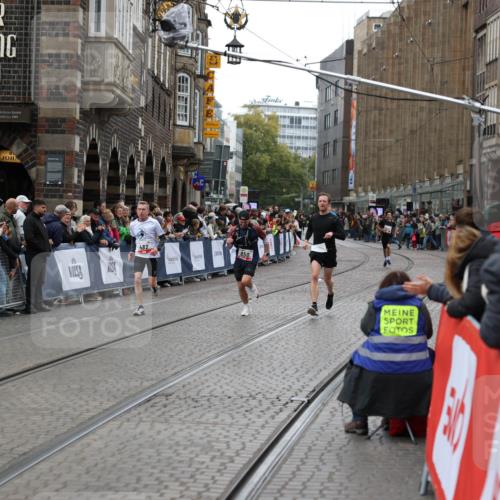 05.10.2025 - 20. swb-Marathon Bremen Yannick Fuchs http://msf.ph/oto/9280302 05.10.2025 12:53:56 Ziel  meine-sportfotos.de