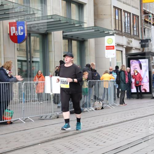 05.10.2025 - 20. swb-Marathon Bremen Strokosch-Dieckow http://msf.ph/oto/9280319 05.10.2025 11:16:51 Ziel 10728, 10752, 10759, 10874, 11008, 10728, 10752, 10759, 10874, 11008 meine-sportfotos.de