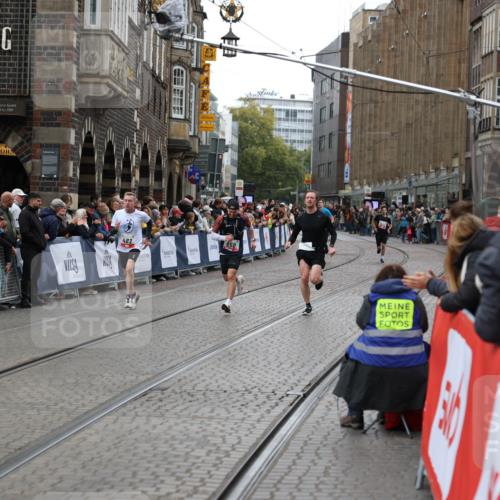 05.10.2025 - 20. swb-Marathon Bremen Yannick Fuchs http://msf.ph/oto/9280332 05.10.2025 12:53:56 Ziel  meine-sportfotos.de