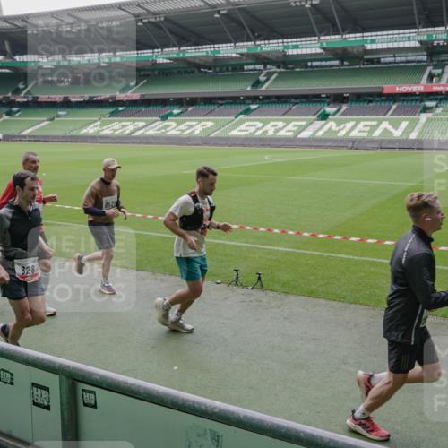 05.10.2025 - 20. swb-Marathon Bremen Michael Burmester http://msf.ph/oto/9280334 05.10.2025 13:02:49 Laufen im Stadion 97, 293, 518, 616, 721, 729, 764, 828, 843, 921, 1121, 1405, 1568, 1670, 1704, 1733, 1744, 1836, 1924, 1944, 2272, 2357, 2393, 2772, 2774, 2984, 3019, 3147, 3217, 3424, 3861, 3917, 3930, 4026, 4129, 4321, 4322, 4464, 4477, 4481, 4688, 4714, 4817, 4847, 4885, 4985, 5652, 5755, 5884, 5893, 6215, 6325, 6328, 6382, 6481, 6666, 7217, 7407, 7433, 7659, 8375, 8526, 8957, 428, 772, 1030, 1256, 1348, 1452, 1744, 1856, 1899, 1924, 2143, 2306, 2910 meine-sportfotos.de