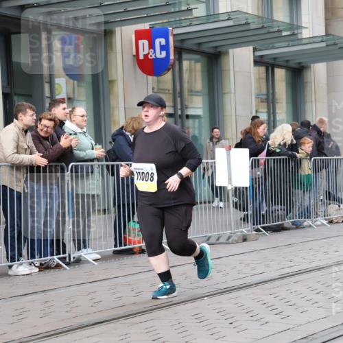 05.10.2025 - 20. swb-Marathon Bremen Strokosch-Dieckow http://msf.ph/oto/9280343 05.10.2025 11:16:52 Ziel 10728, 10752, 10759, 10874, 11008, 10728, 10752, 10759, 10874, 11008 meine-sportfotos.de