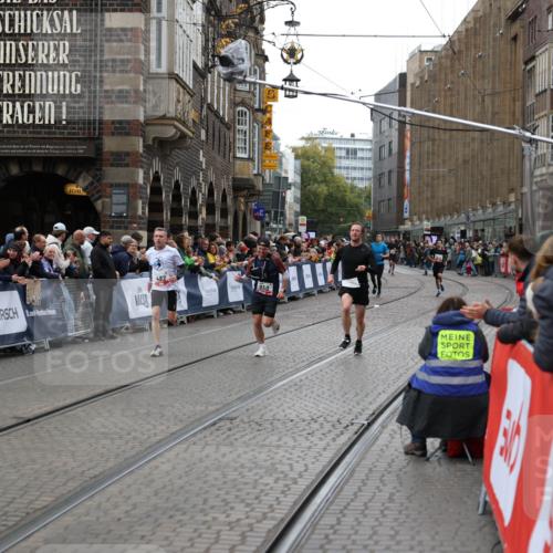 05.10.2025 - 20. swb-Marathon Bremen Yannick Fuchs http://msf.ph/oto/9280346 05.10.2025 12:53:56 Ziel  meine-sportfotos.de