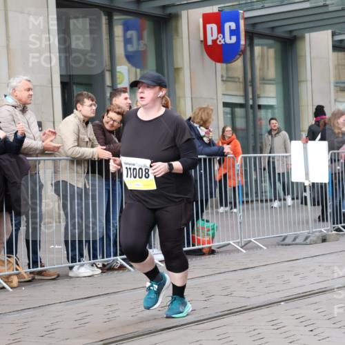 05.10.2025 - 20. swb-Marathon Bremen Strokosch-Dieckow http://msf.ph/oto/9280357 05.10.2025 11:16:53 Ziel 10759, 10874, 11008, 10759, 10874, 11008 meine-sportfotos.de