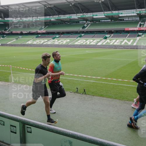05.10.2025 - 20. swb-Marathon Bremen Michael Burmester http://msf.ph/oto/9280430 05.10.2025 13:03:03 Laufen im Stadion 97, 227, 293, 375, 396, 518, 527, 616, 721, 729, 764, 828, 1121, 1178, 1405, 1425, 1469, 1568, 1670, 1704, 1705, 1733, 1836, 1944, 2357, 2393, 2407, 2597, 2696, 2772, 2791, 2960, 2984, 3019, 3147, 3424, 3917, 4026, 4129, 4321, 4322, 4464, 4481, 4714, 4769, 4817, 4885, 5431, 5527, 5755, 5763, 5867, 5884, 6215, 6325, 6417, 6481, 6666, 7217, 7315, 7316, 7407, 7433, 7540, 7607, 7653, 7659, 8375, 8526, 8957, 843, 921, 1744, 1899, 1924, 2143, 2272, 2306, 2774, 3217, 4129, 4847 meine-sportfotos.de