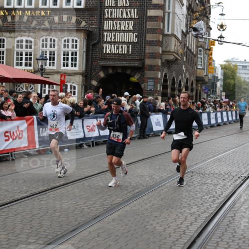 05.10.2025 - 20. swb-Marathon Bremen Yannick Fuchs http://msf.ph/oto/9280433 05.10.2025 12:53:58 Ziel 121, 482, 850 meine-sportfotos.de
