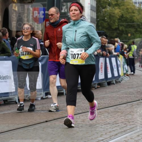 05.10.2025 - 20. swb-Marathon Bremen Strokosch-Dieckow http://msf.ph/oto/9280496 05.10.2025 11:14:29 Ziel 9756, 10292, 10722, 11072, 11139, 11473 meine-sportfotos.de