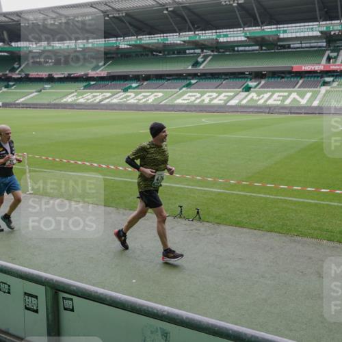 05.10.2025 - 20. swb-Marathon Bremen Michael Burmester http://msf.ph/oto/9280505 05.10.2025 13:03:15 Laufen im Stadion 227, 293, 375, 396, 527, 616, 721, 725, 764, 828, 1067, 1121, 1178, 1275, 1331, 1405, 1425, 1469, 1507, 1568, 1670, 1705, 1733, 1836, 1944, 2339, 2357, 2375, 2393, 2407, 2597, 2696, 2791, 2960, 2984, 3019, 3147, 3313, 3424, 4026, 4321, 4714, 4767, 4769, 4885, 5410, 5431, 5523, 5527, 5755, 5763, 5867, 5884, 6138, 6215, 6417, 6481, 6666, 7315, 7316, 7407, 7540, 7607, 7653, 8375, 8526, 8957, 97, 518, 729, 843, 921, 1704, 2772, 2774, 3217, 3917, 4129, 4847 meine-sportfotos.de