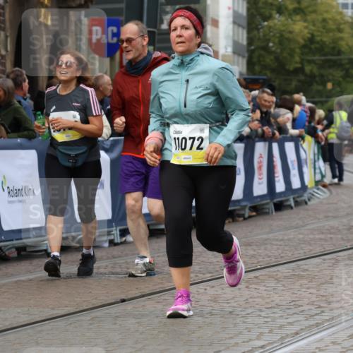 05.10.2025 - 20. swb-Marathon Bremen Strokosch-Dieckow http://msf.ph/oto/9280528 05.10.2025 11:14:29 Ziel 9756, 10292, 10722, 11072, 11139, 11473 meine-sportfotos.de