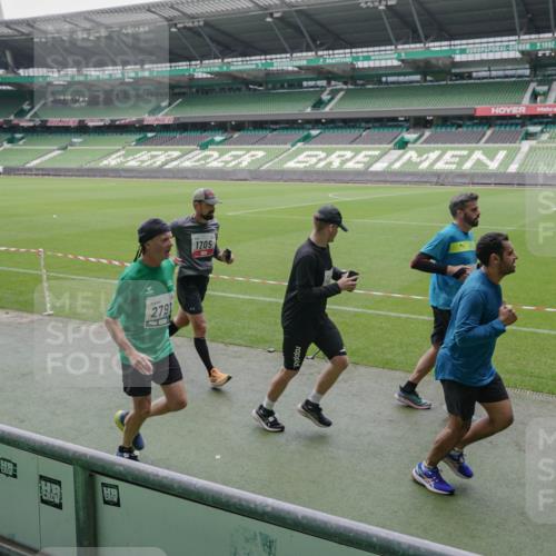 05.10.2025 - 20. swb-Marathon Bremen Michael Burmester http://msf.ph/oto/9280551 05.10.2025 13:03:18 Laufen im Stadion 227, 293, 375, 396, 527, 616, 721, 725, 764, 828, 958, 1067, 1178, 1275, 1331, 1405, 1425, 1469, 1507, 1514, 1568, 1670, 1705, 1836, 1944, 2339, 2357, 2375, 2393, 2407, 2597, 2696, 2791, 2960, 2984, 3019, 3147, 3313, 3424, 4026, 4321, 4714, 4767, 4769, 5410, 5431, 5523, 5527, 5755, 5763, 5867, 5884, 6138, 6215, 6417, 6447, 6481, 6666, 7315, 7316, 7407, 7540, 7607, 7653, 8375, 8526, 8957, 97, 518, 729, 921, 1121, 1704, 1733, 2772, 2774, 3424, 3917, 4129, 4847 meine-sportfotos.de