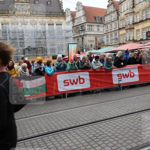 05.10.2025 - 20. swb-Marathon Bremen Yannick Fuchs http://msf.ph/oto/9280566 05.10.2025 12:54:00 Ziel 121, 482, 850 meine-sportfotos.de