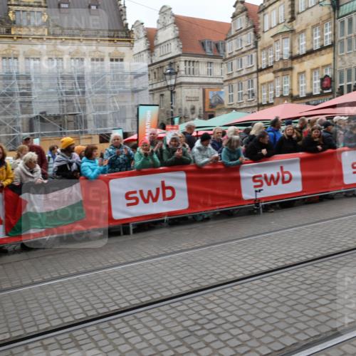 05.10.2025 - 20. swb-Marathon Bremen Yannick Fuchs http://msf.ph/oto/9280576 05.10.2025 12:54:00 Ziel 121, 482, 850 meine-sportfotos.de