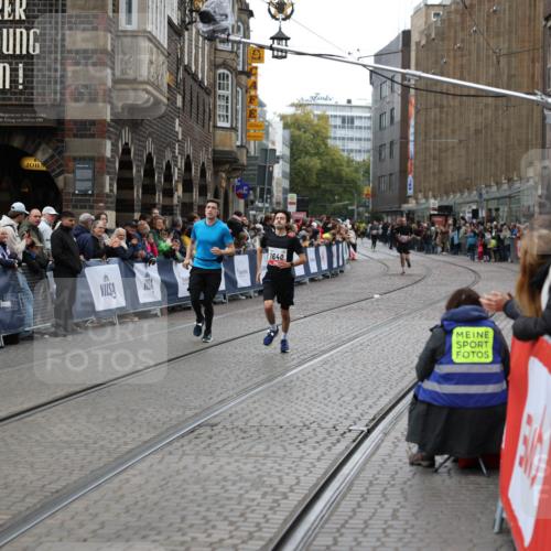 05.10.2025 - 20. swb-Marathon Bremen Yannick Fuchs http://msf.ph/oto/9280586 05.10.2025 12:54:02 Ziel 121, 482, 850 meine-sportfotos.de
