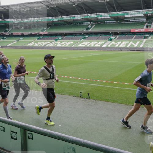 05.10.2025 - 20. swb-Marathon Bremen Michael Burmester http://msf.ph/oto/9280587 05.10.2025 13:03:23 Laufen im Stadion 227, 293, 375, 396, 527, 616, 721, 725, 764, 828, 958, 1067, 1178, 1275, 1331, 1336, 1405, 1425, 1469, 1507, 1514, 1568, 1670, 1705, 1836, 1944, 2016, 2339, 2357, 2375, 2407, 2567, 2597, 2696, 2791, 2960, 2984, 3019, 3147, 3313, 4026, 4321, 4714, 4767, 4769, 5410, 5431, 5523, 5527, 5755, 5763, 5867, 5884, 5966, 6138, 6215, 6414, 6417, 6447, 6481, 6666, 7315, 7316, 7407, 7540, 7607, 7653, 8375, 8526, 8957, 97, 518, 729, 1121, 1704, 1733, 2393, 2772, 3424, 3917, 4129 meine-sportfotos.de