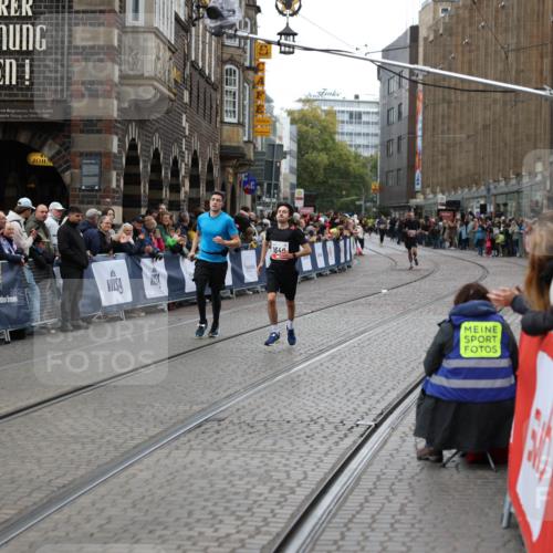 05.10.2025 - 20. swb-Marathon Bremen Yannick Fuchs http://msf.ph/oto/9280593 05.10.2025 12:54:02 Ziel 121, 482, 850 meine-sportfotos.de