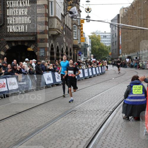 05.10.2025 - 20. swb-Marathon Bremen Yannick Fuchs http://msf.ph/oto/9280648 05.10.2025 12:54:02 Ziel 121, 482, 850 meine-sportfotos.de