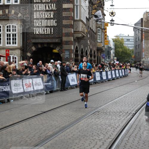 05.10.2025 - 20. swb-Marathon Bremen Yannick Fuchs http://msf.ph/oto/9280673 05.10.2025 12:54:03 Ziel 121, 482, 850, 1640 meine-sportfotos.de