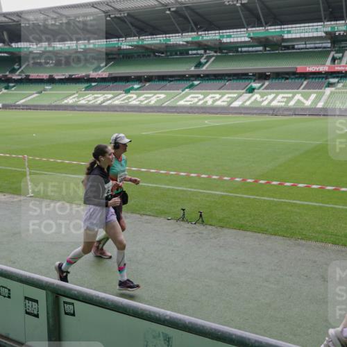05.10.2025 - 20. swb-Marathon Bremen Michael Burmester http://msf.ph/oto/9280694 05.10.2025 13:03:35 Laufen im Stadion 227, 375, 396, 527, 592, 725, 764, 958, 1067, 1178, 1275, 1331, 1336, 1425, 1469, 1507, 1514, 1568, 1670, 1705, 1836, 1975, 2016, 2339, 2357, 2375, 2407, 2567, 2597, 2696, 2791, 2960, 2984, 3019, 3037, 3147, 3313, 4026, 4053, 4087, 4321, 4453, 4462, 4528, 4651, 4767, 4769, 5043, 5162, 5236, 5410, 5431, 5489, 5523, 5527, 5763, 5867, 5966, 6138, 6145, 6215, 6414, 6417, 6447, 6481, 6529, 6584, 6635, 6666, 7315, 7316, 7540, 7607, 7653, 8375, 293, 721, 1121, 1733, 2393, 3424 meine-sportfotos.de