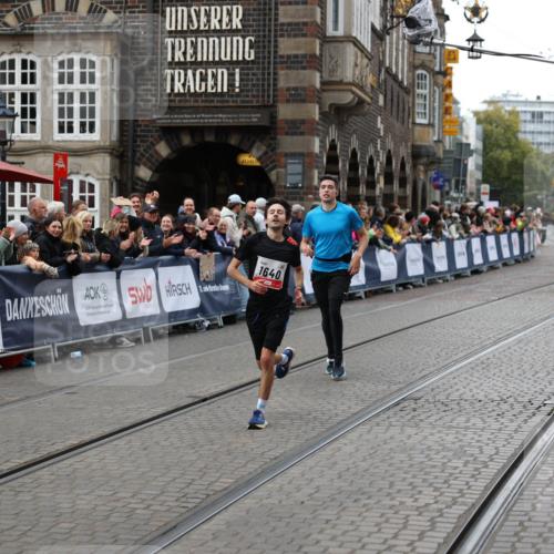 05.10.2025 - 20. swb-Marathon Bremen Yannick Fuchs http://msf.ph/oto/9280695 05.10.2025 12:54:03 Ziel 121, 482, 850, 1640 meine-sportfotos.de