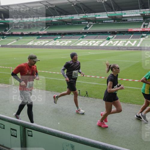 05.10.2025 - 20. swb-Marathon Bremen Michael Burmester http://msf.ph/oto/9280726 05.10.2025 13:03:38 Laufen im Stadion 227, 375, 396, 414, 527, 592, 725, 764, 898, 958, 1067, 1178, 1275, 1331, 1336, 1425, 1469, 1507, 1514, 1568, 1670, 1705, 1836, 1975, 2016, 2339, 2357, 2375, 2407, 2567, 2597, 2696, 2791, 2960, 2984, 3019, 3037, 3147, 3313, 4026, 4053, 4087, 4453, 4462, 4528, 4651, 4767, 4769, 5043, 5162, 5236, 5410, 5431, 5489, 5523, 5527, 5763, 5867, 5966, 6138, 6145, 6215, 6414, 6417, 6447, 6481, 6529, 6584, 6635, 6666, 7315, 7316, 7540, 7607, 7653, 8375, 293, 721, 2393, 3424 meine-sportfotos.de