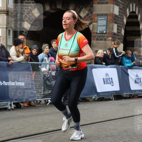 05.10.2025 - 20. swb-Marathon Bremen Strokosch-Dieckow http://msf.ph/oto/9280742 05.10.2025 11:14:39 Ziel 9861, 9970, 10722, 11473 meine-sportfotos.de