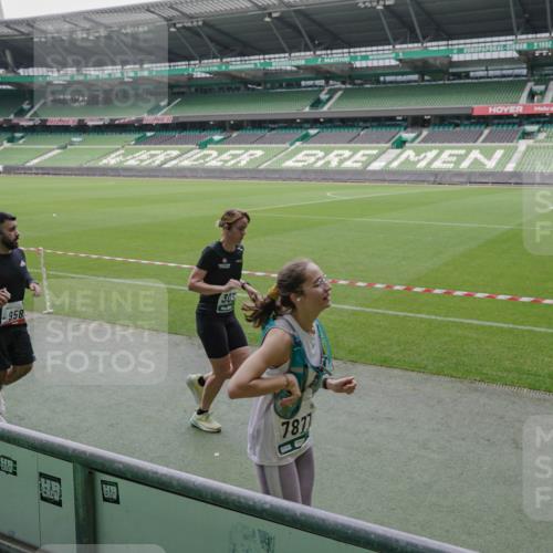 05.10.2025 - 20. swb-Marathon Bremen Michael Burmester http://msf.ph/oto/9280760 05.10.2025 13:03:41 Laufen im Stadion 227, 375, 396, 414, 527, 592, 725, 764, 898, 958, 1019, 1067, 1178, 1275, 1331, 1336, 1425, 1469, 1507, 1514, 1568, 1670, 1695, 1705, 1836, 1975, 2016, 2339, 2375, 2407, 2567, 2597, 2696, 2791, 2960, 2984, 3019, 3037, 3072, 3147, 3313, 3485, 4026, 4053, 4087, 4453, 4462, 4528, 4651, 4767, 4769, 5043, 5137, 5162, 5236, 5410, 5431, 5489, 5523, 5527, 5763, 5867, 5966, 6138, 6145, 6215, 6414, 6417, 6447, 6481, 6529, 6584, 6635, 6666, 7315, 7316, 7540, 7607, 7653, 293, 721, 2393 meine-sportfotos.de