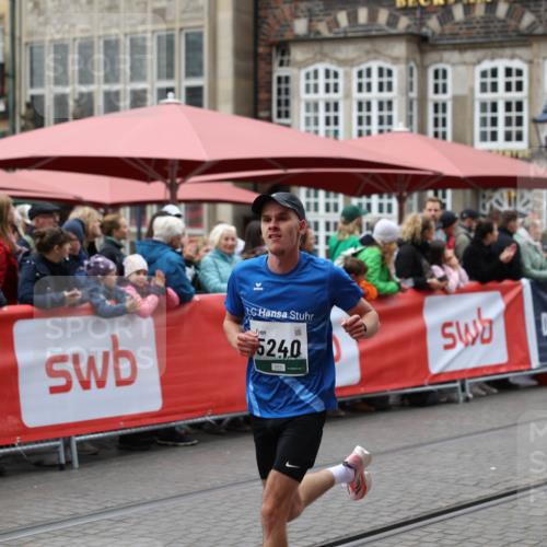 05.10.2025 - 20. swb-Marathon Bremen Yannick Fuchs http://msf.ph/oto/9280791 05.10.2025 12:54:40 Ziel 2129, 5240 meine-sportfotos.de