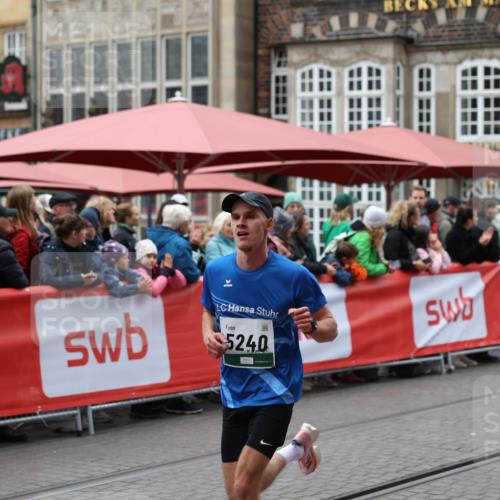 05.10.2025 - 20. swb-Marathon Bremen Yannick Fuchs http://msf.ph/oto/9280797 05.10.2025 12:54:40 Ziel 2129, 5240 meine-sportfotos.de