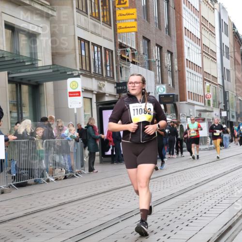 05.10.2025 - 20. swb-Marathon Bremen Strokosch-Dieckow http://msf.ph/oto/9280811 05.10.2025 11:17:48 Ziel 9348, 9465, 9477, 10198, 10575, 10808, 10949, 10994, 11082, 9348, 9465, 9477, 10198, 10575, 10808, 10949, 10994, 11082 meine-sportfotos.de