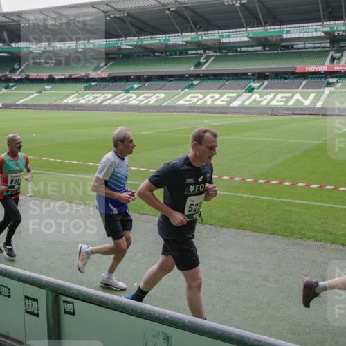 05.10.2025 - 20. swb-Marathon Bremen Michael Burmester http://msf.ph/oto/9280816 05.10.2025 13:03:49 Laufen im Stadion 227, 360, 375, 396, 414, 527, 592, 725, 898, 958, 1019, 1067, 1084, 1178, 1275, 1331, 1336, 1413, 1425, 1468, 1469, 1507, 1514, 1695, 1705, 1975, 2016, 2339, 2375, 2407, 2567, 2597, 2696, 2791, 2960, 3037, 3072, 3313, 3485, 4005, 4053, 4087, 4335, 4453, 4462, 4524, 4528, 4637, 4638, 4651, 4767, 4769, 4793, 5043, 5137, 5162, 5212, 5236, 5343, 5410, 5431, 5489, 5523, 5527, 5763, 5867, 5966, 6011, 6138, 6145, 6287, 6414, 6417, 6447, 6529, 6584, 6635, 7315, 7316, 7540, 7607, 7653 meine-sportfotos.de