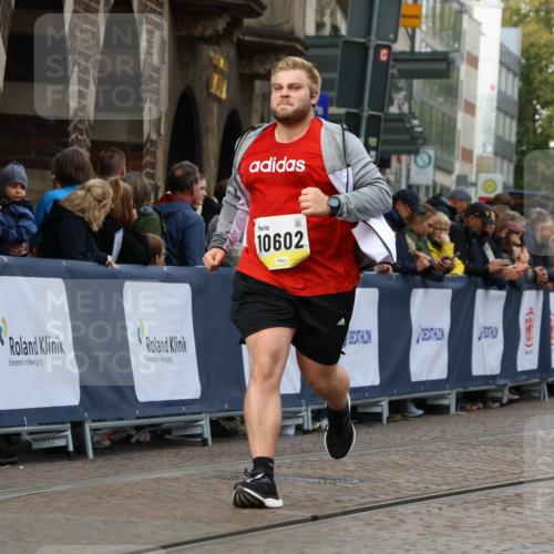 05.10.2025 - 20. swb-Marathon Bremen Strokosch-Dieckow http://msf.ph/oto/9280824 05.10.2025 11:14:46 Ziel 9303, 10602, 11448, 11557 meine-sportfotos.de