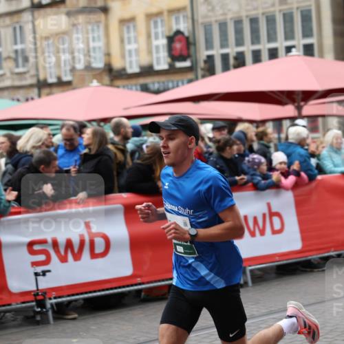 05.10.2025 - 20. swb-Marathon Bremen Yannick Fuchs http://msf.ph/oto/9280829 05.10.2025 12:54:40 Ziel 2129, 5240 meine-sportfotos.de