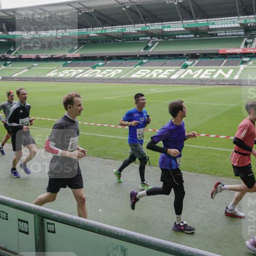 05.10.2025 - 20. swb-Marathon Bremen Michael Burmester http://msf.ph/oto/9280849 05.10.2025 13:03:51 Laufen im Stadion 227, 360, 375, 396, 414, 527, 592, 725, 898, 958, 1019, 1067, 1084, 1178, 1275, 1331, 1336, 1413, 1425, 1468, 1469, 1507, 1514, 1695, 1705, 1975, 2016, 2339, 2375, 2407, 2567, 2597, 2696, 2791, 2960, 3037, 3072, 3313, 3485, 4005, 4053, 4087, 4335, 4453, 4462, 4524, 4528, 4637, 4638, 4651, 4767, 4769, 4793, 5043, 5137, 5162, 5212, 5236, 5343, 5410, 5431, 5489, 5523, 5527, 5763, 5867, 5966, 5969, 6011, 6138, 6145, 6287, 6414, 6447, 6529, 6584, 6635, 7315, 7316, 7540, 7607, 7653 meine-sportfotos.de