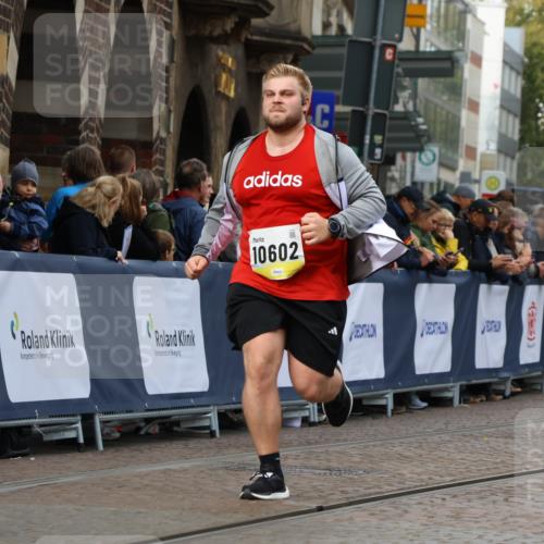05.10.2025 - 20. swb-Marathon Bremen Strokosch-Dieckow http://msf.ph/oto/9280850 05.10.2025 11:14:46 Ziel 9303, 10602, 11448, 11557 meine-sportfotos.de