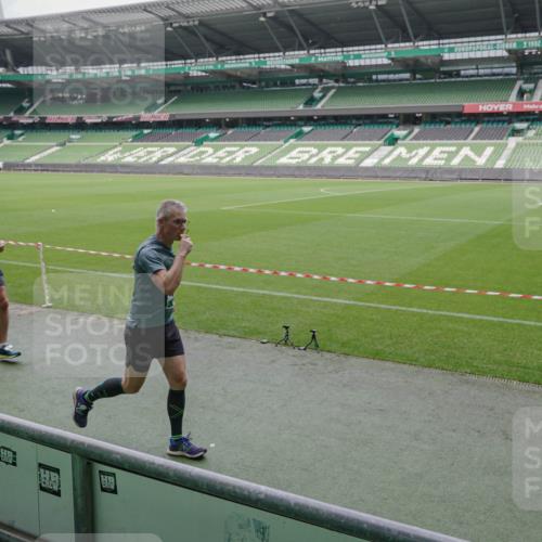 05.10.2025 - 20. swb-Marathon Bremen Michael Burmester http://msf.ph/oto/9280871 05.10.2025 13:03:55 Laufen im Stadion 360, 396, 414, 527, 592, 725, 898, 958, 1019, 1067, 1084, 1178, 1275, 1331, 1336, 1413, 1425, 1468, 1469, 1507, 1514, 1695, 1705, 1852, 1914, 1975, 2016, 2339, 2375, 2567, 2597, 2696, 2791, 3037, 3072, 3313, 3485, 4005, 4053, 4087, 4335, 4453, 4462, 4524, 4528, 4637, 4638, 4651, 4767, 4769, 4793, 4840, 5043, 5137, 5162, 5212, 5236, 5343, 5410, 5431, 5489, 5523, 5763, 5832, 5966, 5969, 6011, 6138, 6145, 6287, 6414, 6447, 6529, 6584, 6635, 7607, 7653, 227, 375 meine-sportfotos.de
