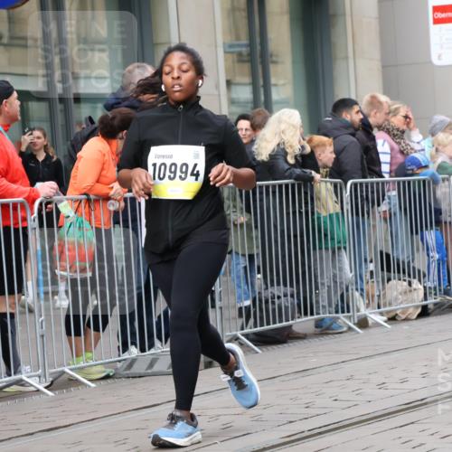 05.10.2025 - 20. swb-Marathon Bremen Strokosch-Dieckow http://msf.ph/oto/9280875 05.10.2025 11:17:53 Ziel 9348, 9465, 9477, 10198, 10575, 10795, 10808, 10994, 11082, 9348, 9465, 9477, 10198, 10575, 10795, 10808, 10994, 11082 meine-sportfotos.de