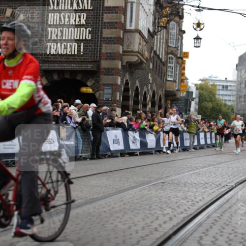 05.10.2025 - 20. swb-Marathon Bremen Yannick Fuchs http://msf.ph/oto/9280896 05.10.2025 12:55:16 Ziel 1231, 2151, 4030, 4807 meine-sportfotos.de