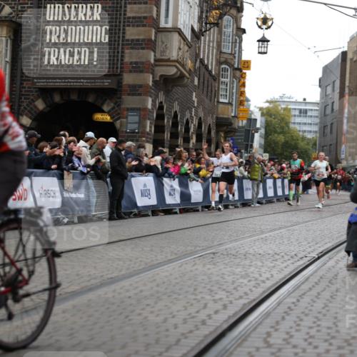 05.10.2025 - 20. swb-Marathon Bremen Yannick Fuchs http://msf.ph/oto/9280907 05.10.2025 12:55:16 Ziel 1231, 2151, 4030, 4807 meine-sportfotos.de