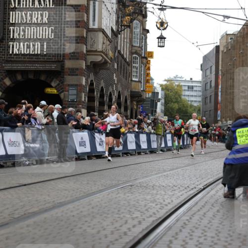 05.10.2025 - 20. swb-Marathon Bremen Yannick Fuchs http://msf.ph/oto/9280930 05.10.2025 12:55:17 Ziel 1231, 2151, 4030 meine-sportfotos.de