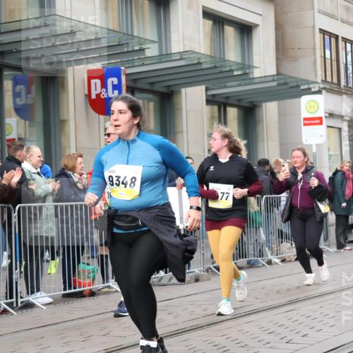 05.10.2025 - 20. swb-Marathon Bremen Strokosch-Dieckow http://msf.ph/oto/9280954 05.10.2025 11:17:58 Ziel 9348, 9465, 9477, 10198, 10575, 10795, 10994, 11043, 11082, 9348, 9465, 9477, 10198, 10575, 10795, 10994, 11043, 11082 meine-sportfotos.de