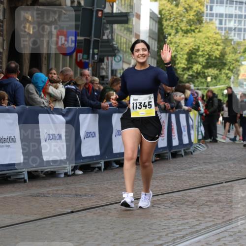 05.10.2025 - 20. swb-Marathon Bremen Strokosch-Dieckow http://msf.ph/oto/9280972 05.10.2025 11:14:52 Ziel 9303, 11345, 11448, 11607 meine-sportfotos.de